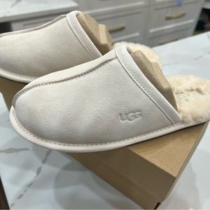 Brand new UGG slippers size 7 women